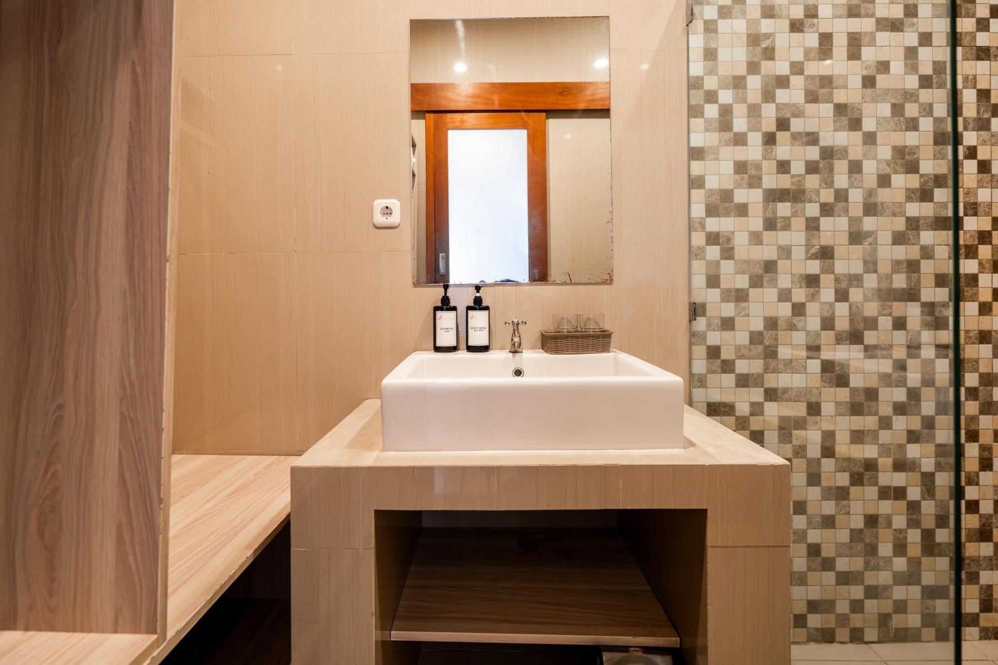 Mahesa Suites Seminyak מראה חיצוני תמונה